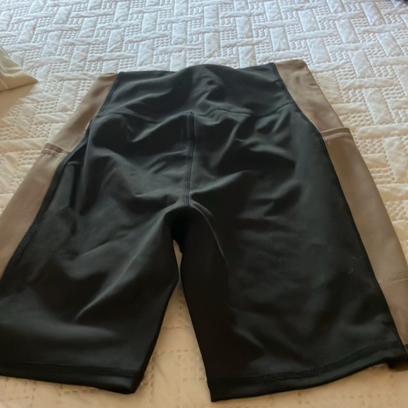 Move theology biker shorts with pockets - Picture 3 of 6